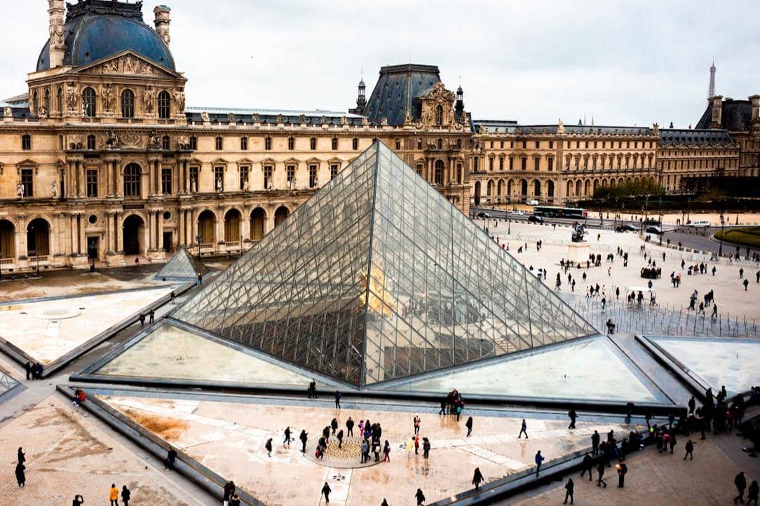 Museum Louvre Direvonasi, Mona Lisa Punya Ruangan Khusus