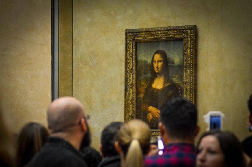 lukisan Mona Lisa di Museum Louvre di Paris, Prancis