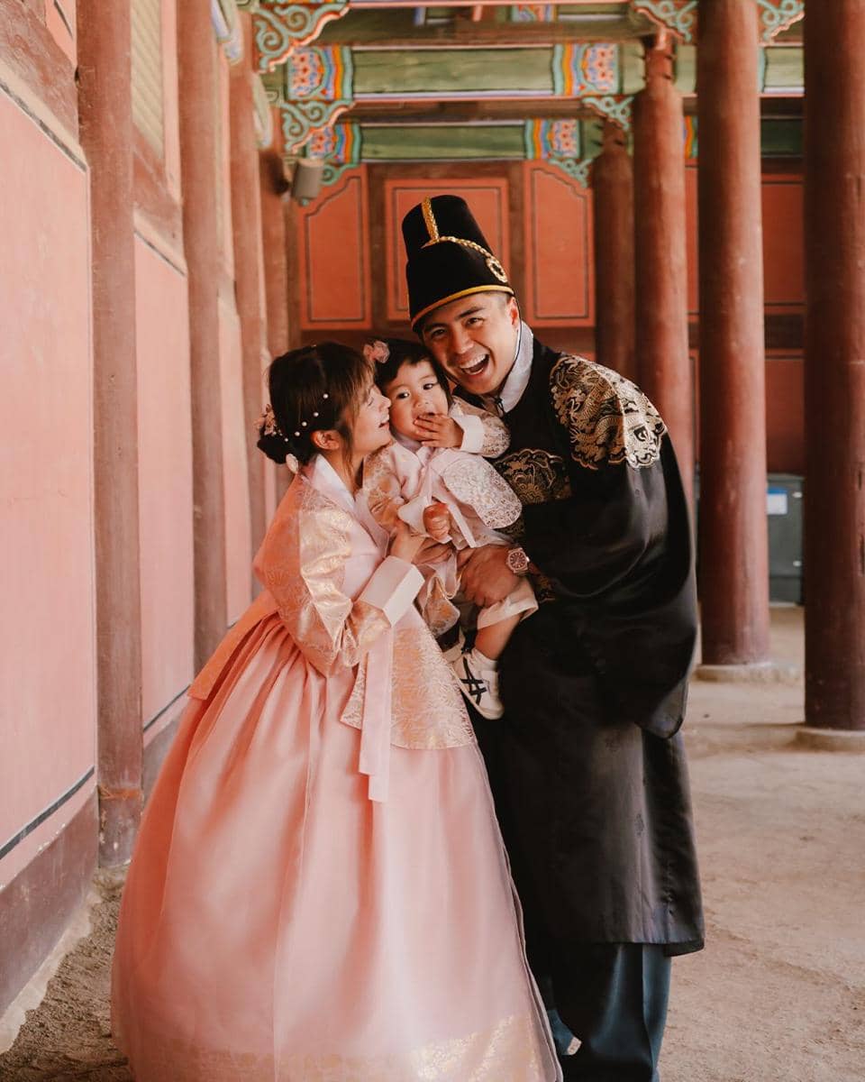Photoshoot keluarga Gritte Agatha di Gyeongbokgung Palace