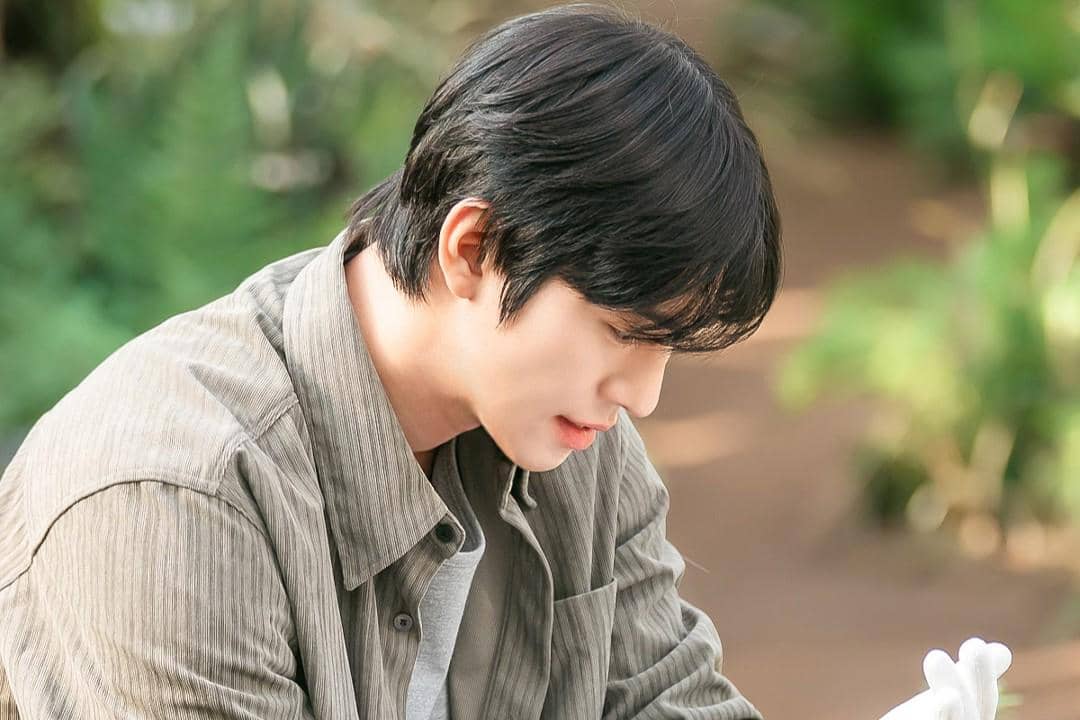 Still cut drama Sold Out On You.