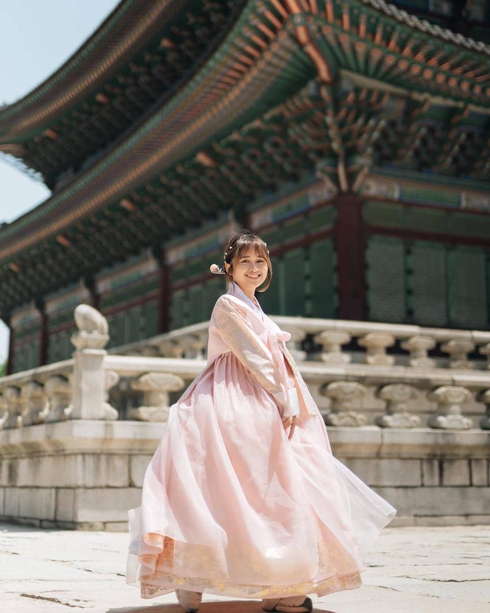 Photoshoot keluarga Gritte Agatha di Gyeongbokgung Palace
