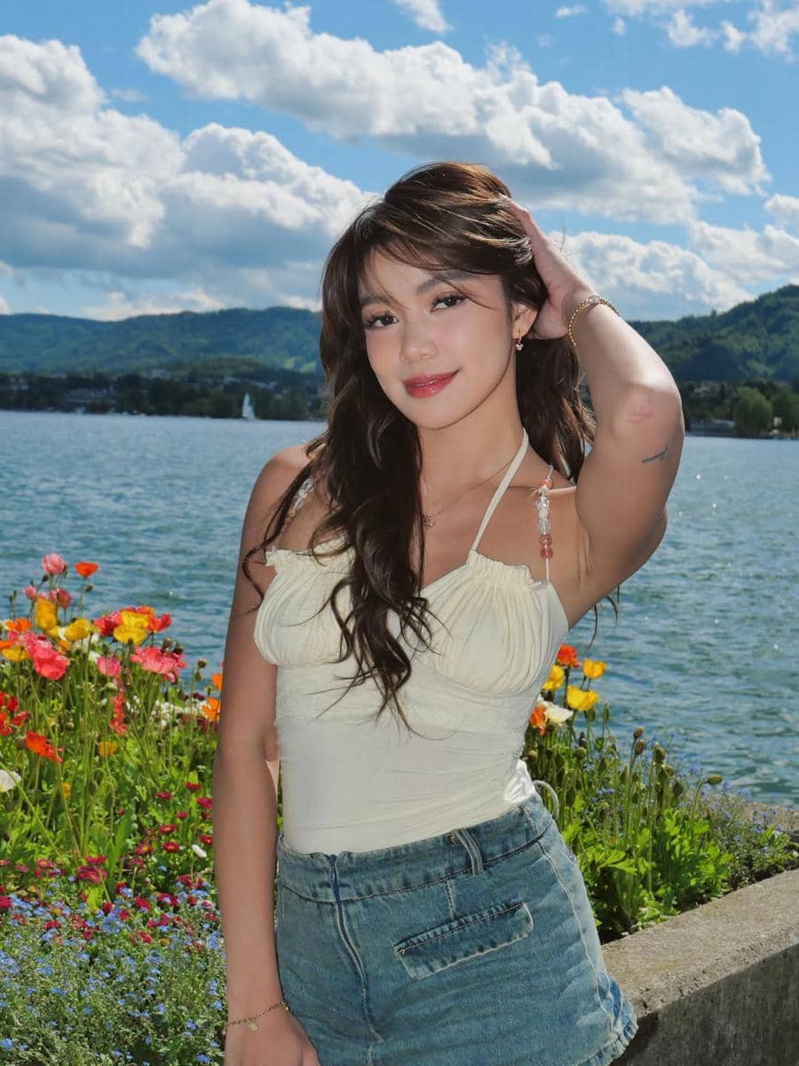 Regina Phoenix libruan di Zürich bersama kekasih