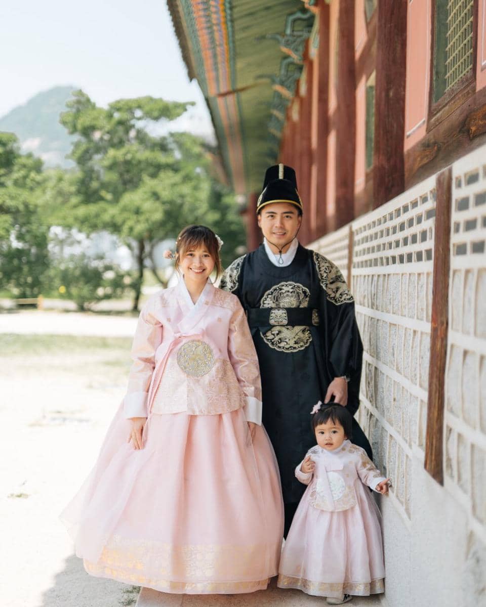 Photoshoot keluarga Gritte Agatha di Gyeongbokgung Palace