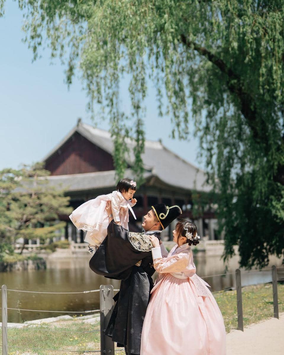 Photoshoot keluarga Gritte Agatha di Gyeongbokgung Palace
