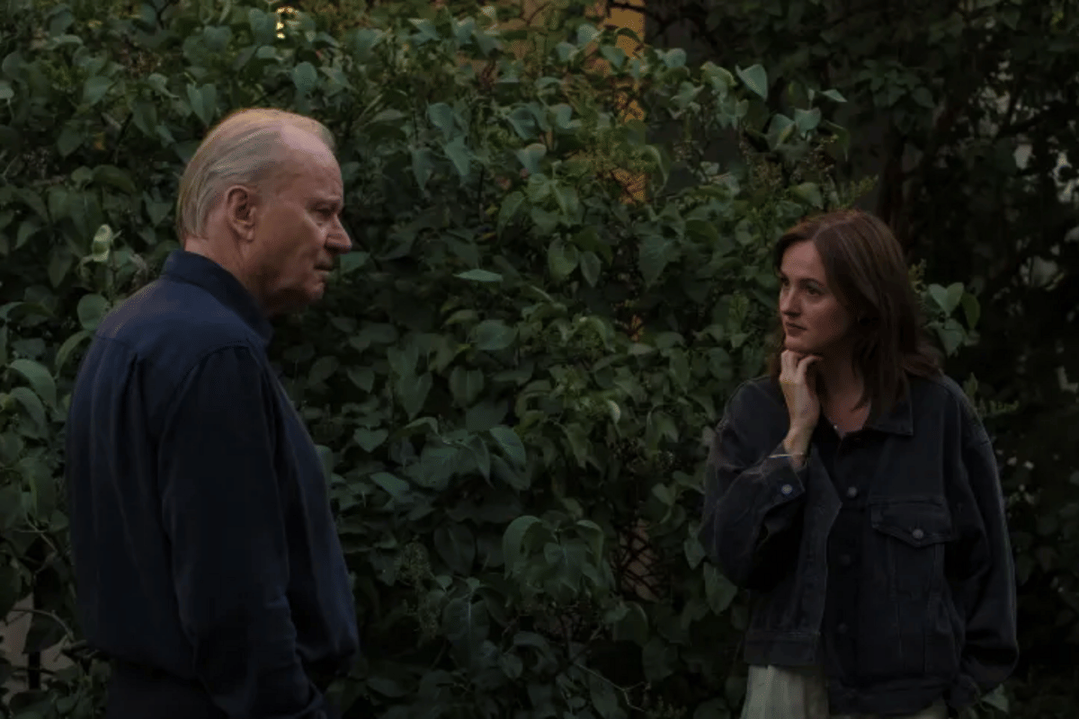 Stellan Skarsgård dan Renate Reinsve dalam film Sentimental Value.