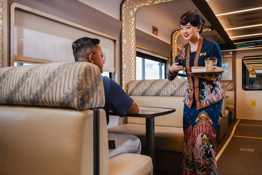 potret train attendant