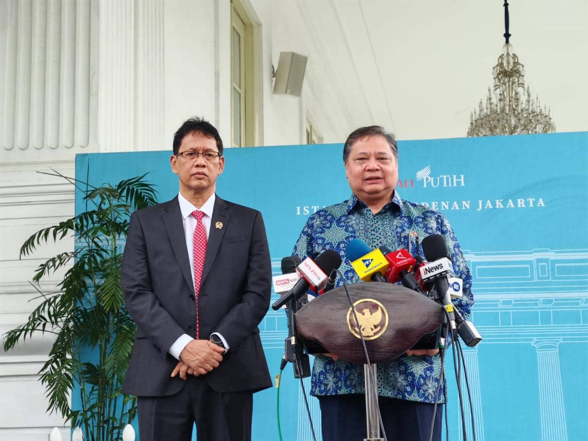 Menteri Koordinator Bidang Perekonomian, Airlangga Hartarto bersama Menteri Keuangan, Purbaya Yudhi Sadewa (IDN Times/Ilman Nafi'an)