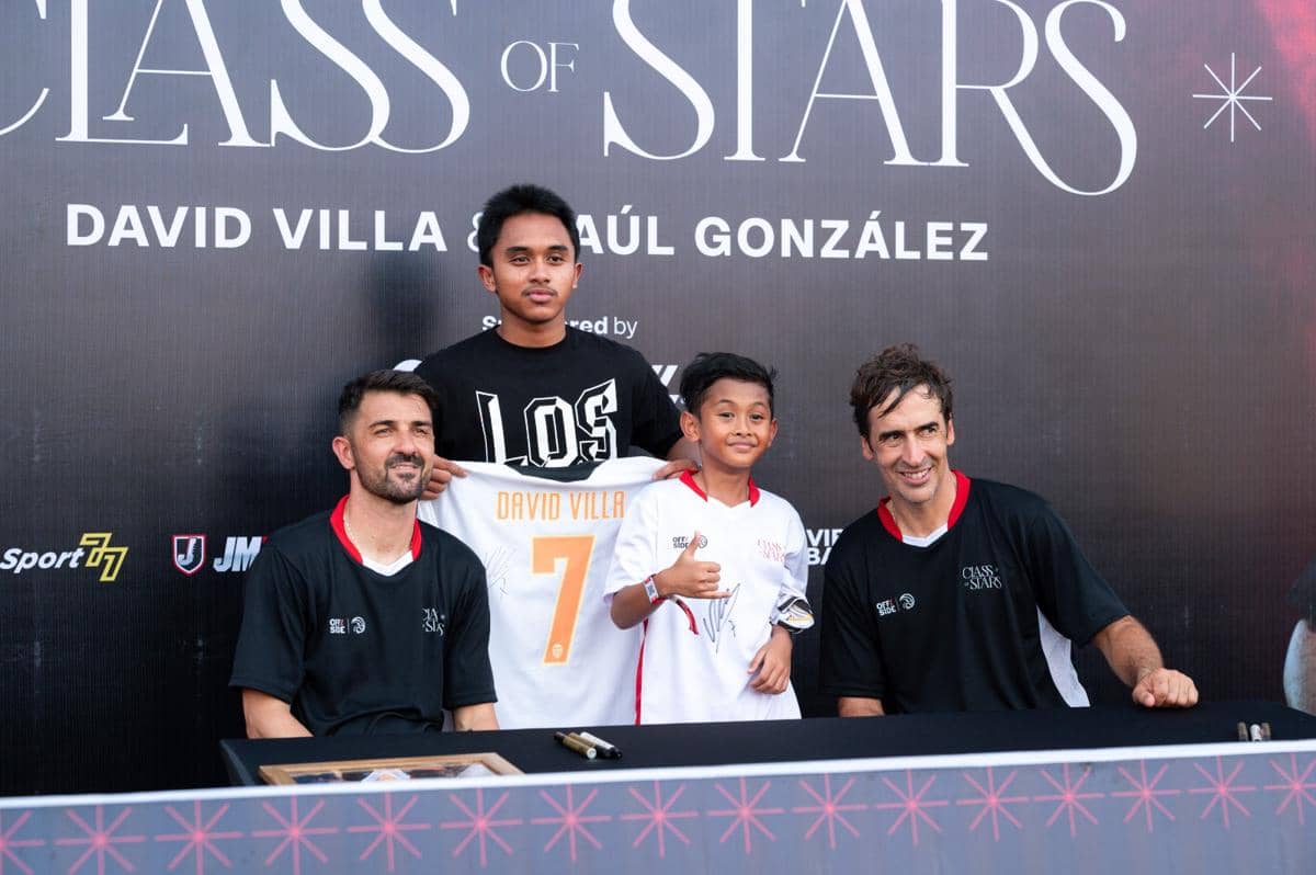Raul Gonzalez dan David Villa Bagi Ilmu hingga Hibur Fans di Jakarta