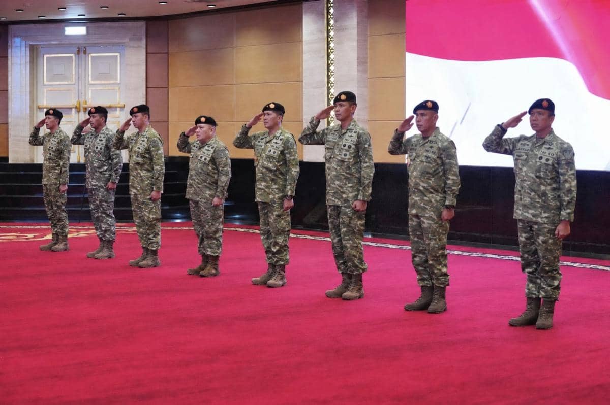 Panglima TNI, mutasi TNI
