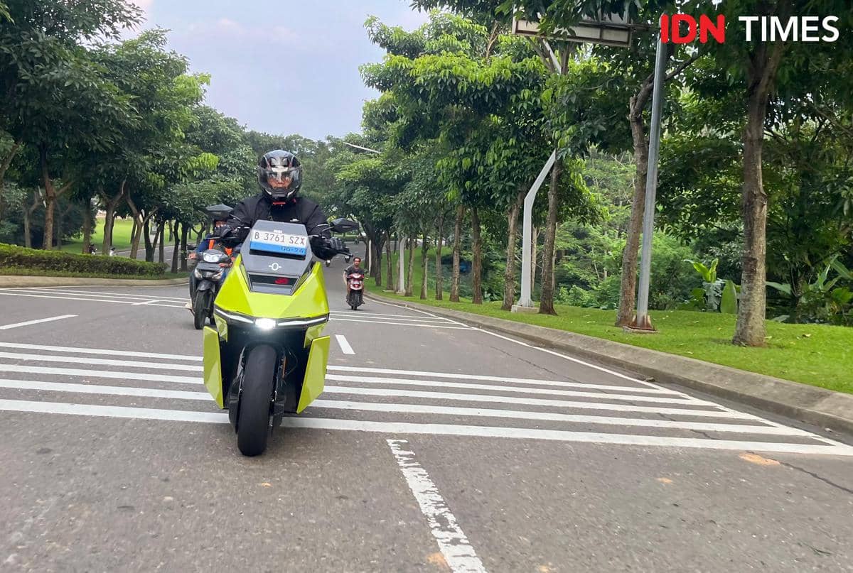 Menjajal Langsung OMO X: Desain Futuristis, Berlimpah Fitur Canggih!