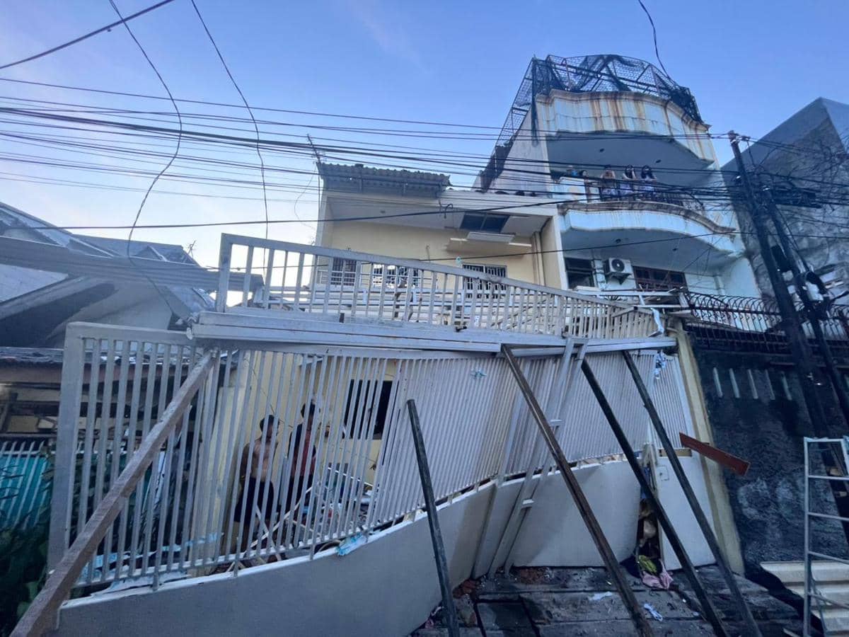 Rumah di Tambora Rusak Parah akibat Ledakan Gas, Lansia Terluka