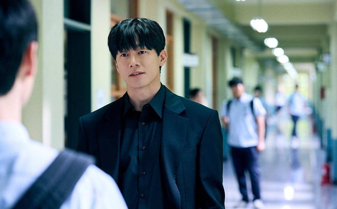 Kim Mu Yeol di drama Teach You a Lesson