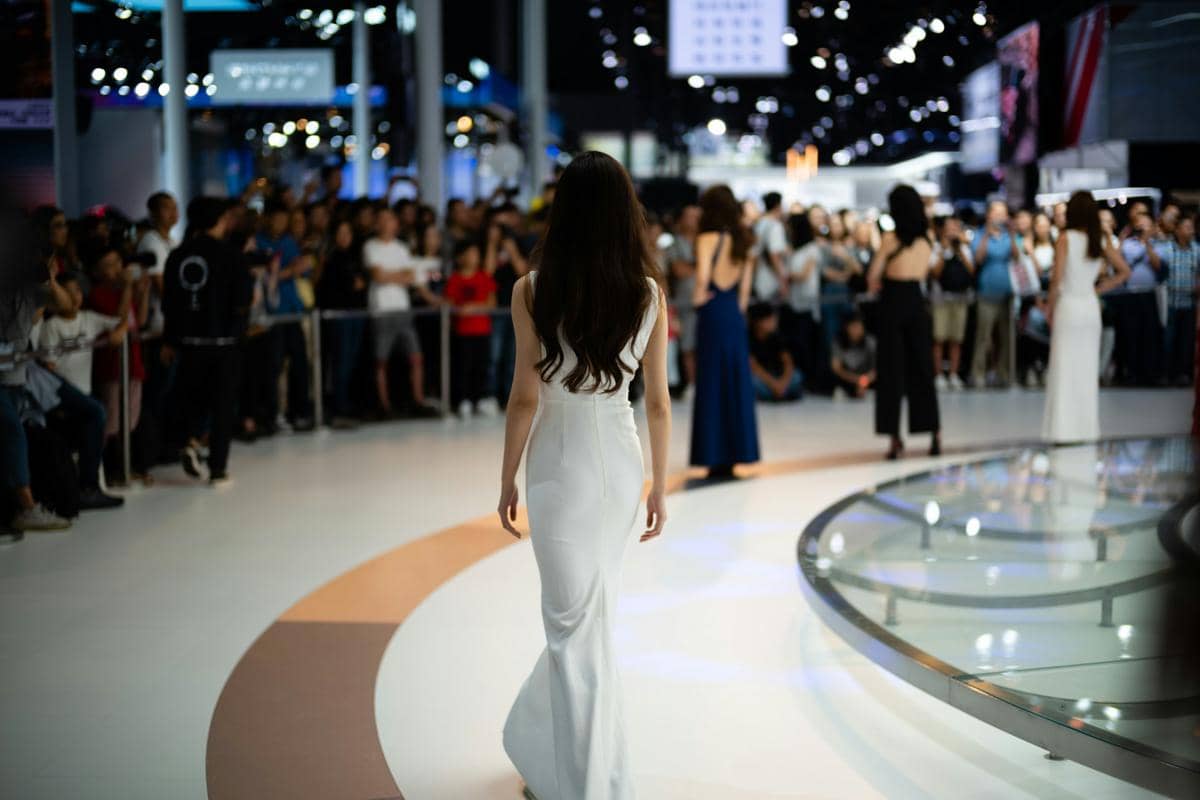 perbedaan miss universe dan miss world