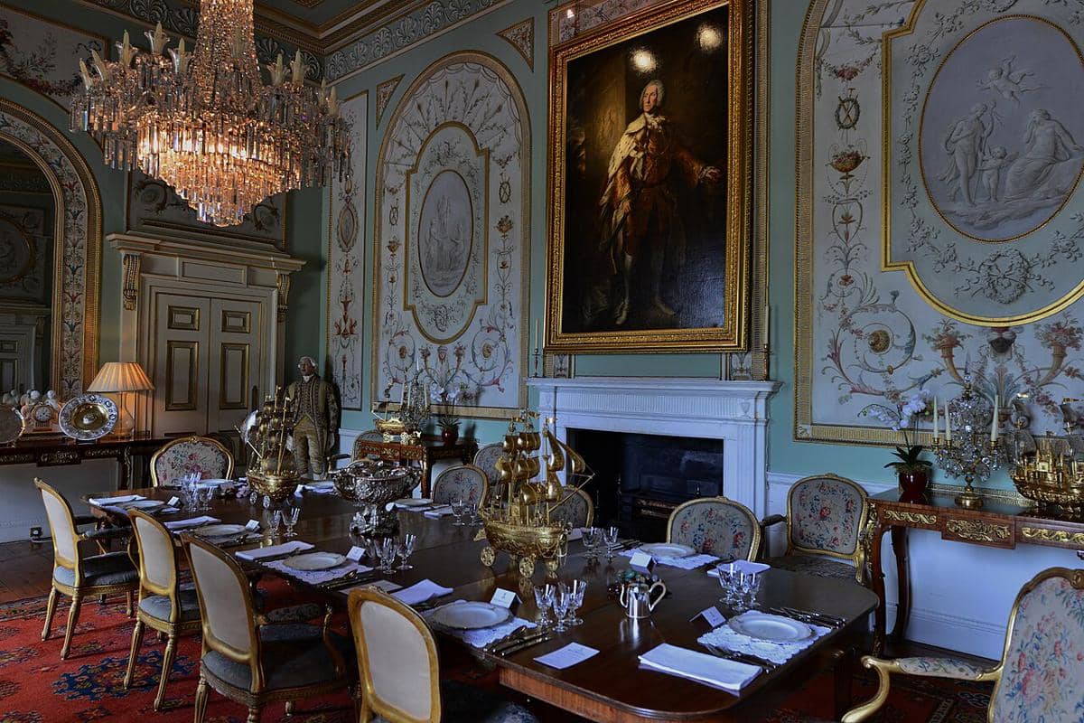 Ruang Makan Negara di Kastel Inveraray.