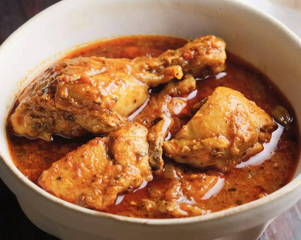 8 Pasangan Menyantap Kari Ayam selain Nasi, Kenyangnya Sama