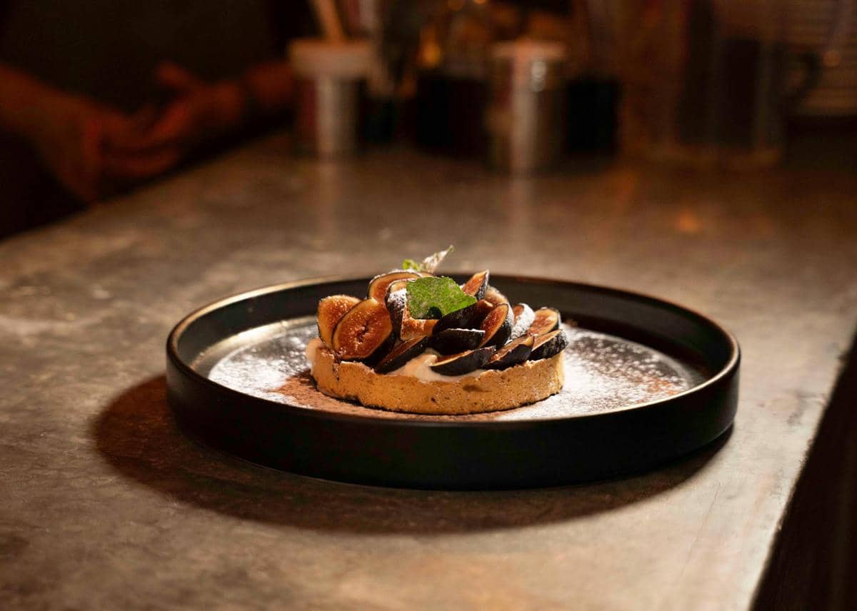 ilustrasi sajian fig tart 