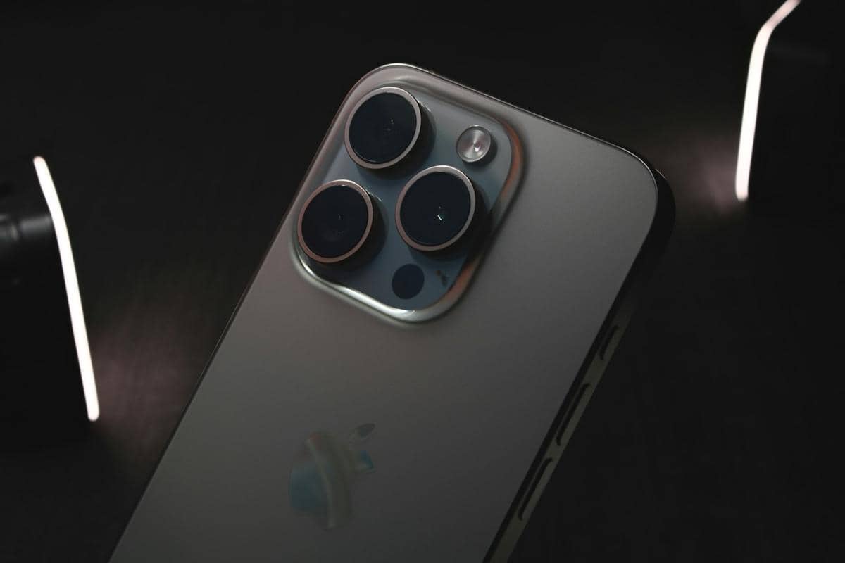ilustrasi iPhone seri Pro