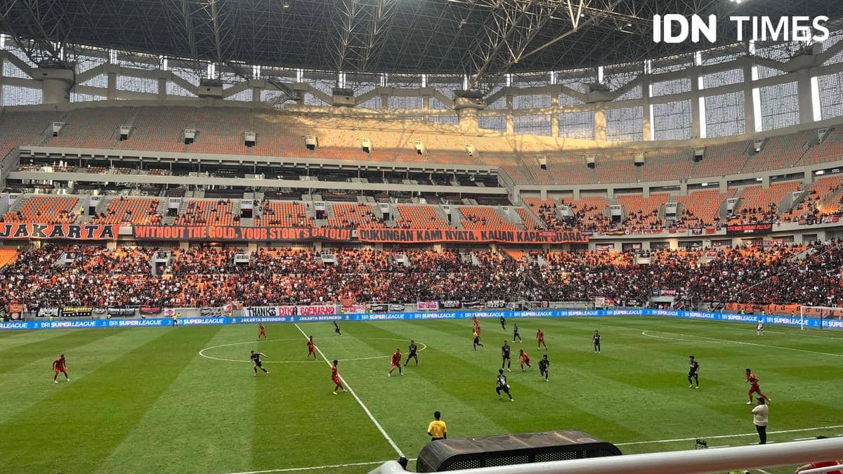 Pertandingan antara Persija Jakarta kontra Semen Padang FC di Jakarta International Stadium (JIS), Jakarta (IDN Times/Ridwan Aji Pitoko)