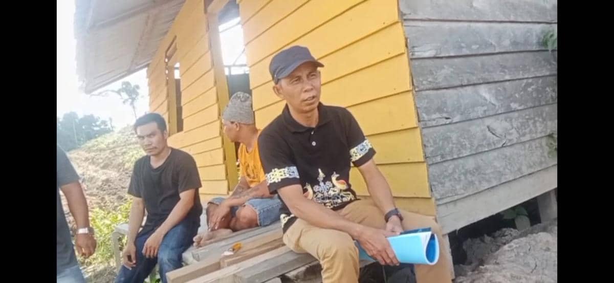 Warga Barito Utara