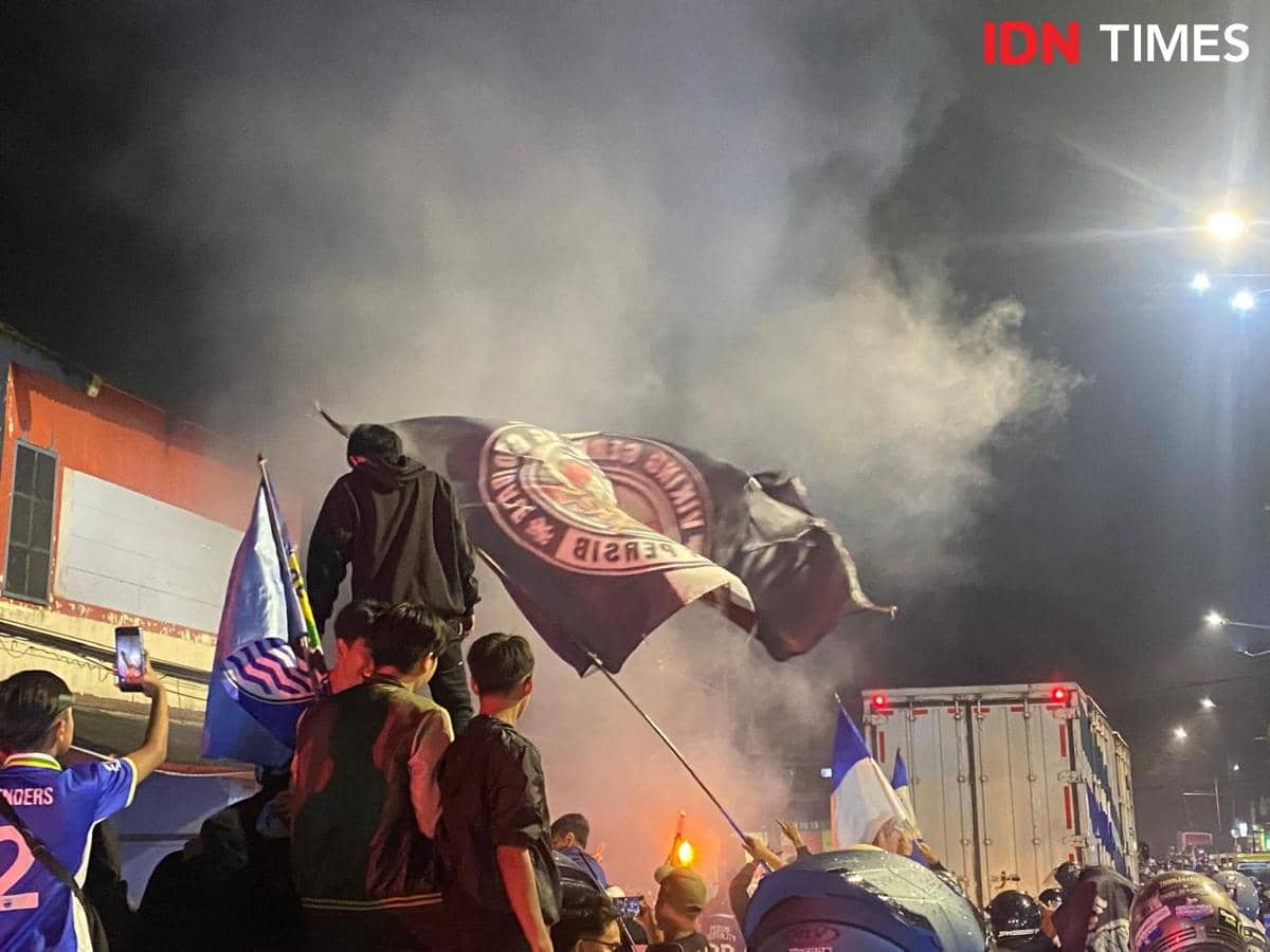 Persib Juara! Ribuan Bobotoh Kuasai Jalanan Bandung