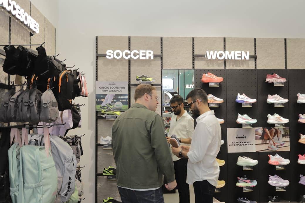 Photo 5_Diadora Hadirkan Mono Store Pertama di Living World Grand Wisata.jpeg