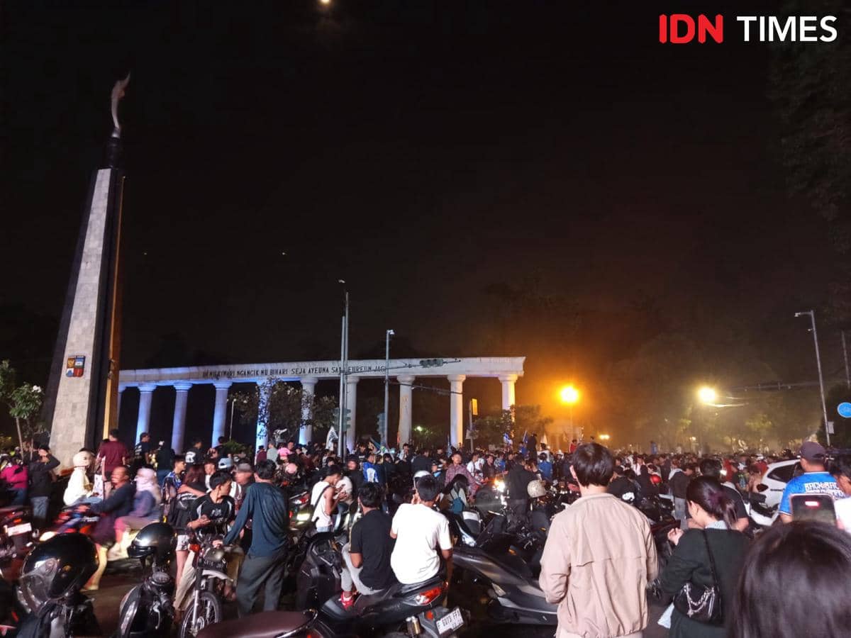 Tugu Kujang Bogor Berpesta Sambut Gelar Juara Persib