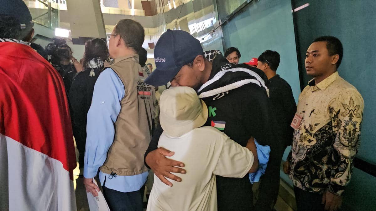 Pelukan Hanan Sambut Kepulangan Ayah Usai Diculik Tentara Israel