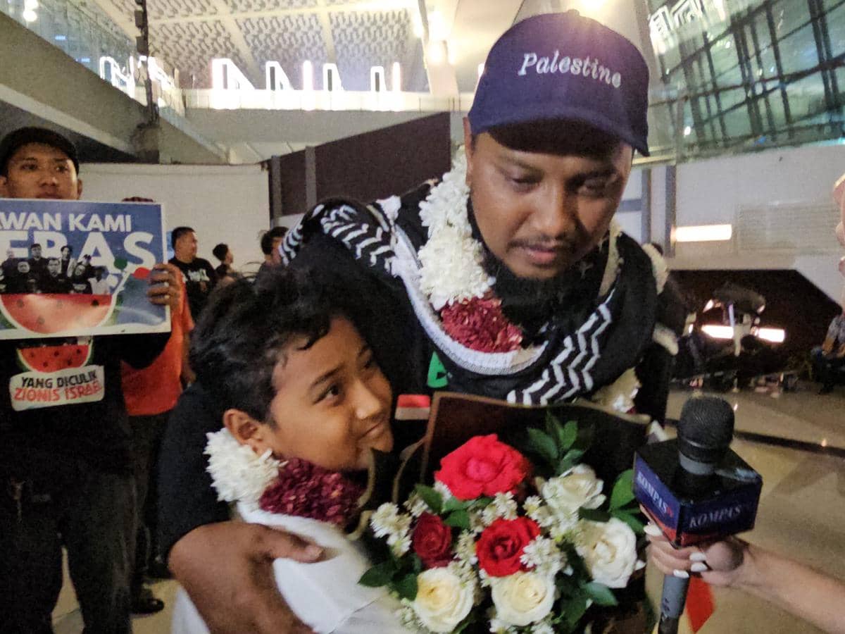 Hanan Wira Al Ghazi sambut kedatangan sang ayah usai diculik tentara Israel