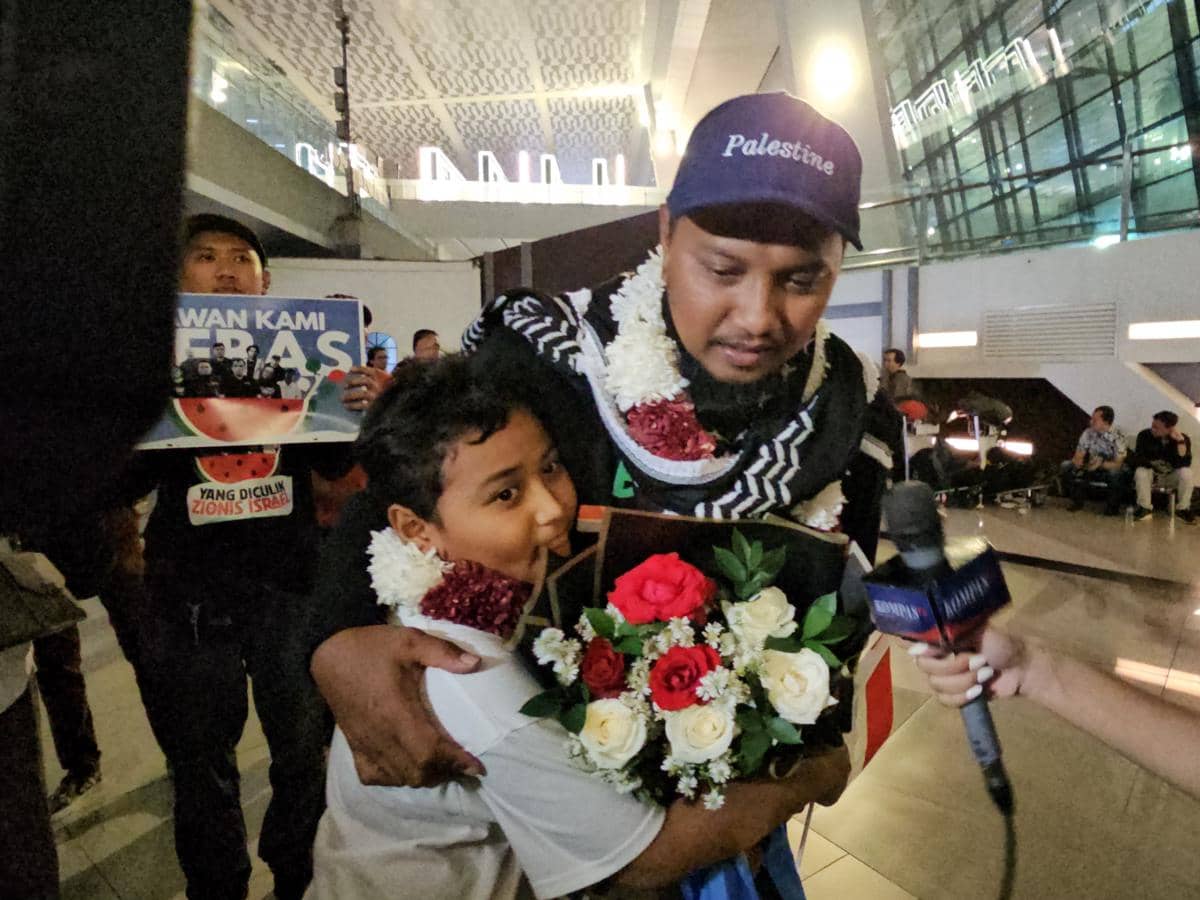 Hanan Wira Al Ghazi sambut kedatangan sang ayah usai diculik tentara Israel