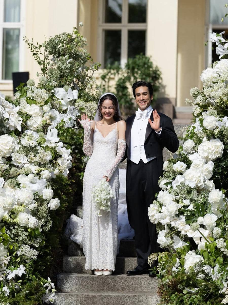 potret pernikahan Nadech Kugimiya dan Yaya Urassaya Sperbund 