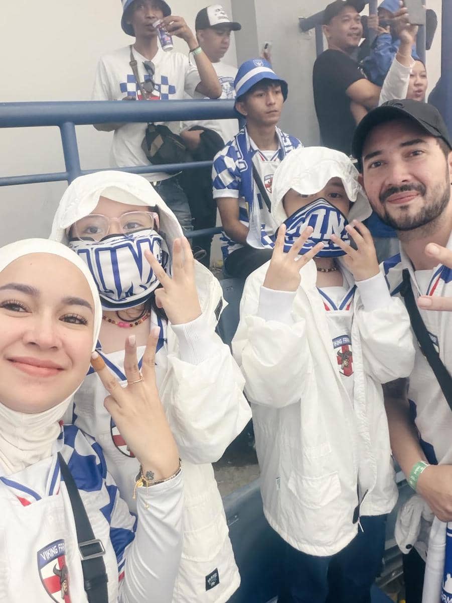 Aryani Fitriana Ultah di Tribun saat Nonton Persib (instagram.com/aryanifitriana24)