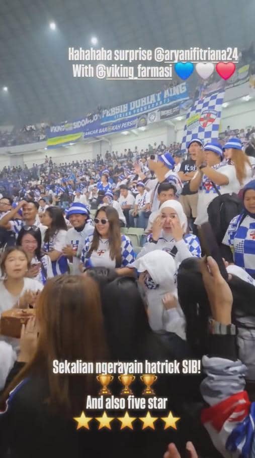 Aryani Fitriana Ultah di Tribun saat Nonton Persib (instagram.com/aryanifitriana24)