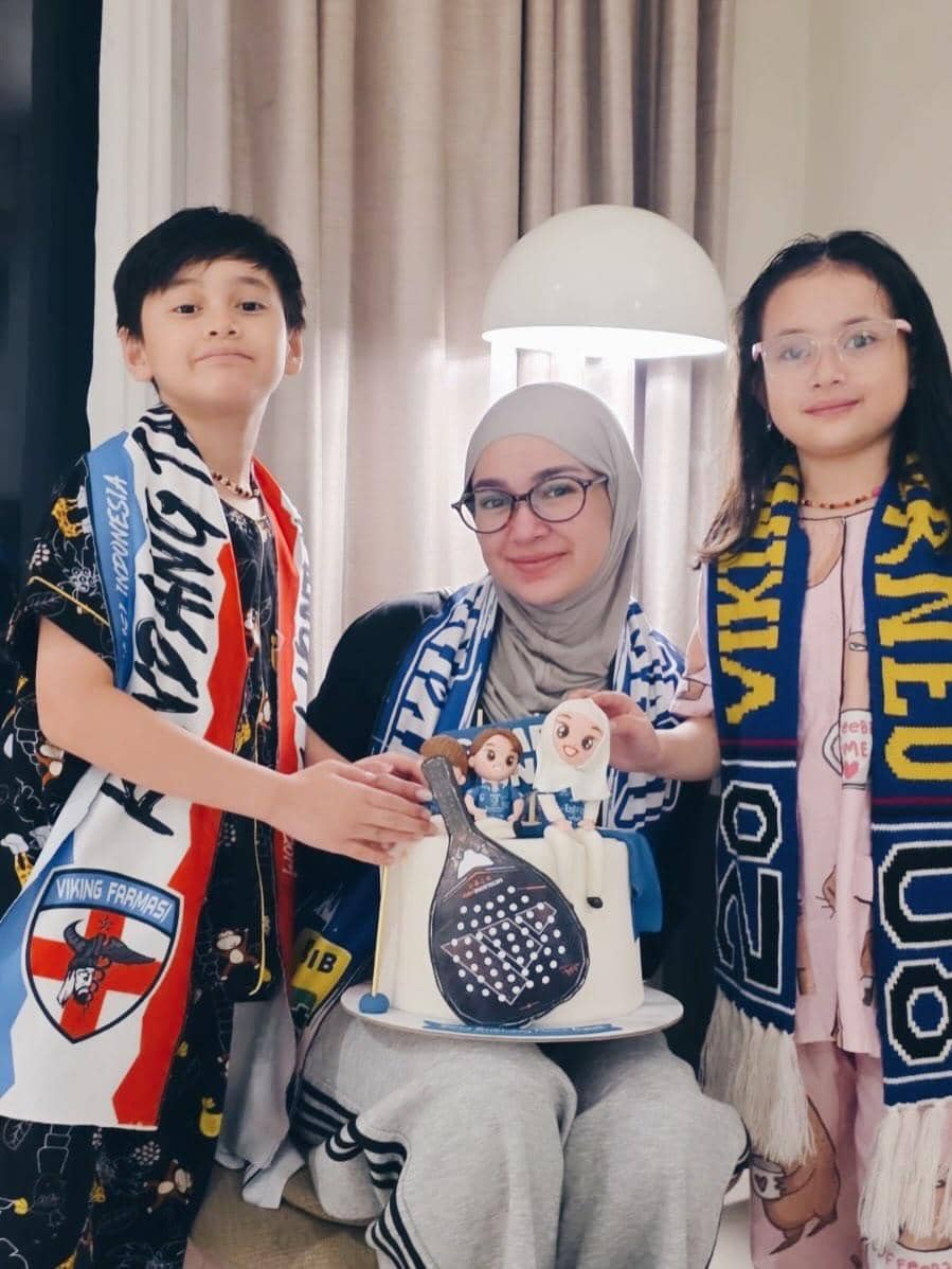 Aryani Fitriana Ultah di Tribun saat Nonton Persib (instagram.com/aryanifitriana24)