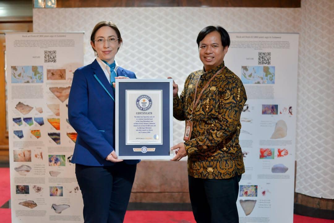 Lukisan Cap Tangan Muna Sabet Guinness World Record Seni Cadas Tertua