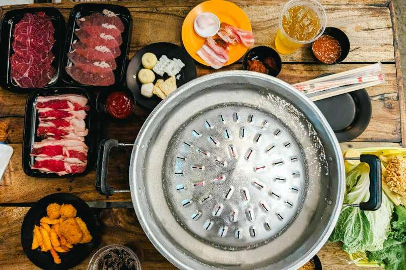 Ilustrasi Shabu-Shabu Daging Sapi.
