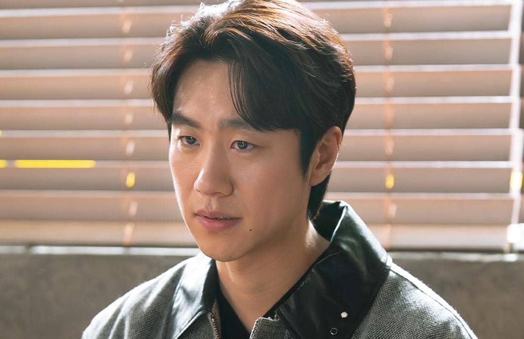 Sim Hee Seop di drama We Are All Trying Here