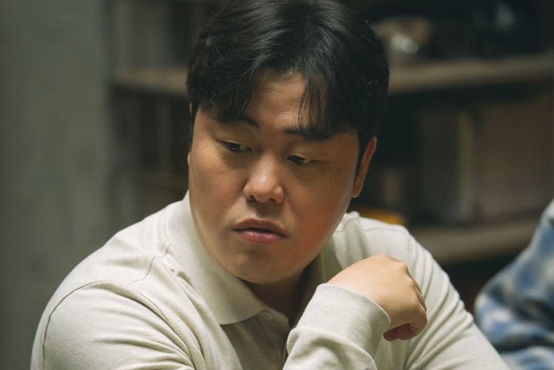 Bae Myung Jin di drama We Are All Trying Here