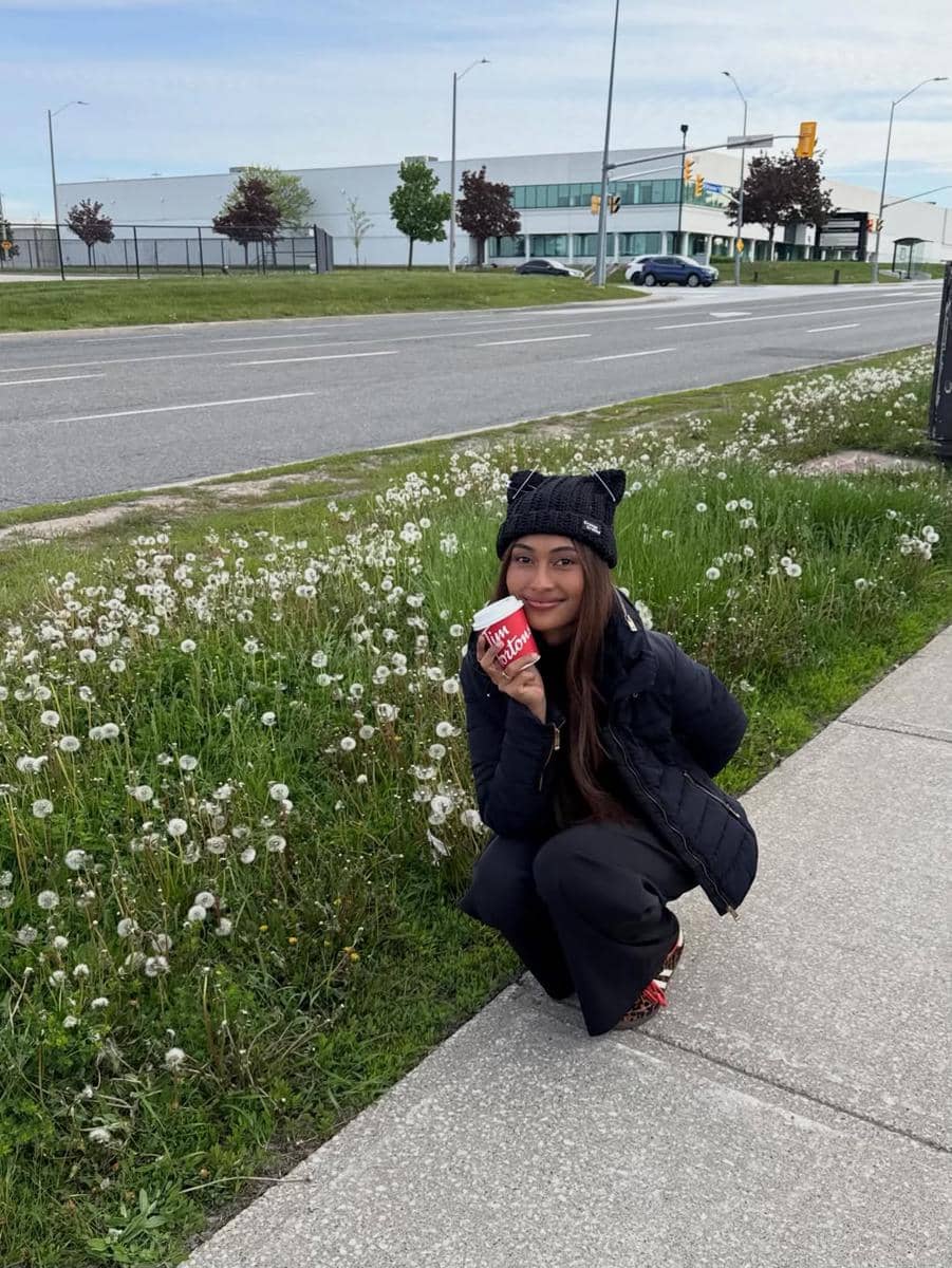 Novia Bachmid liburan di Canada