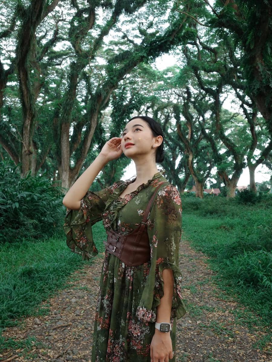 Rendi Jhon dan Glenca Chysara liburan ke Hutan Djawatan