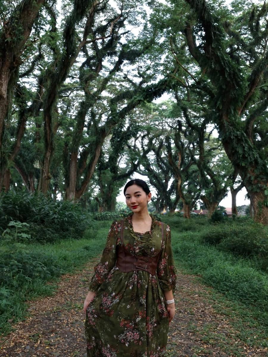 Rendi Jhon dan Glenca Chysara liburan ke Hutan Djawatan