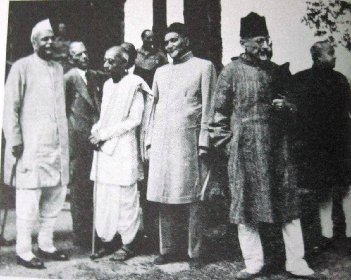 Tokoh-tokoh politik penting yang tiba di Konferensi Simla pada Juni 1945 di Viceregal Lodge.