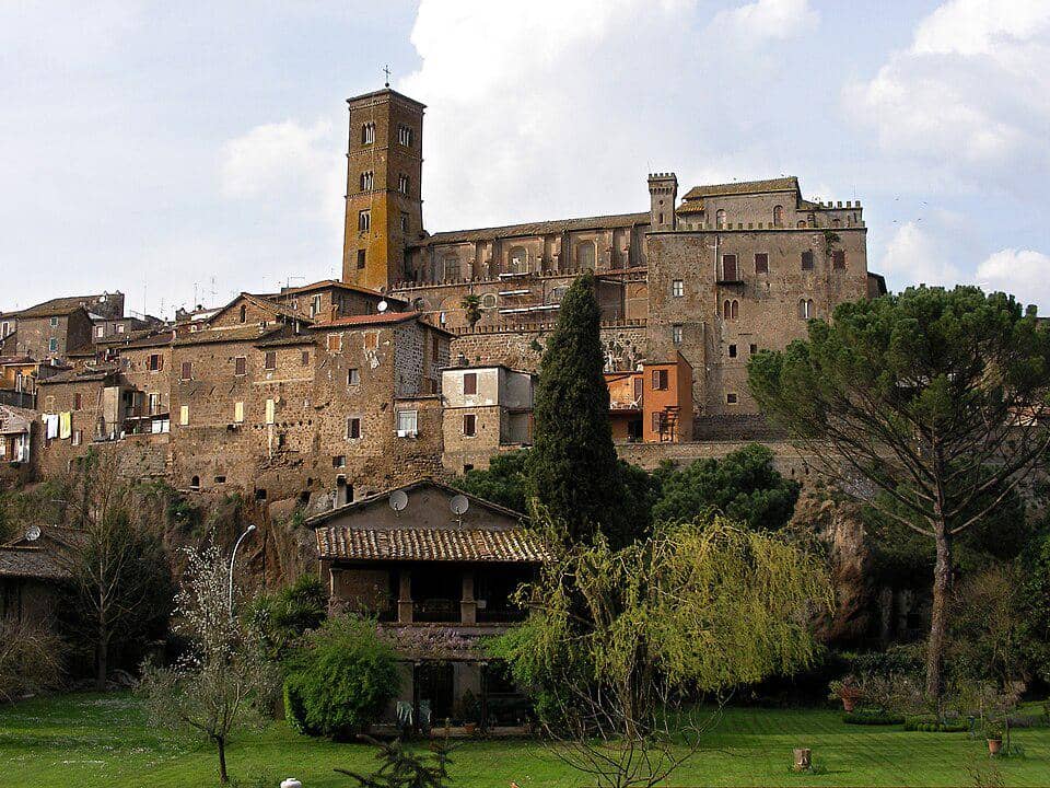 Kota Sutri di Italia