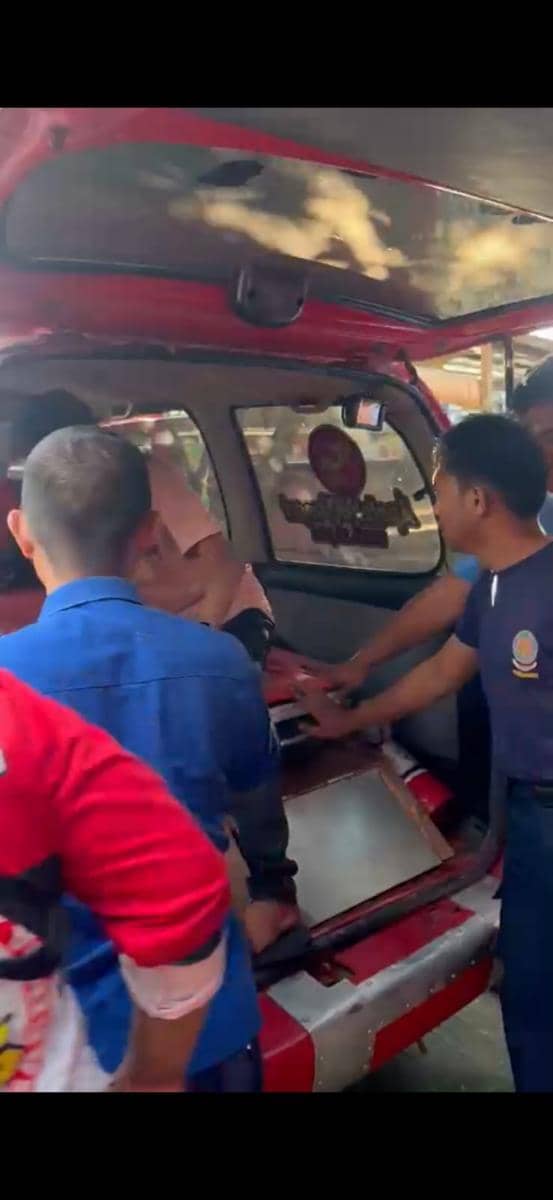 Korban saat dievakuasi ke rumah sakit di Samarinda, Sabtu (24/5/2026). 