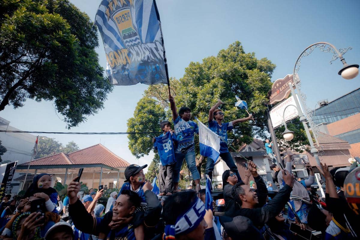 Antusias Bobotoh Away ke Korea untuk ACL2, Tour Viking Persib Diserbu