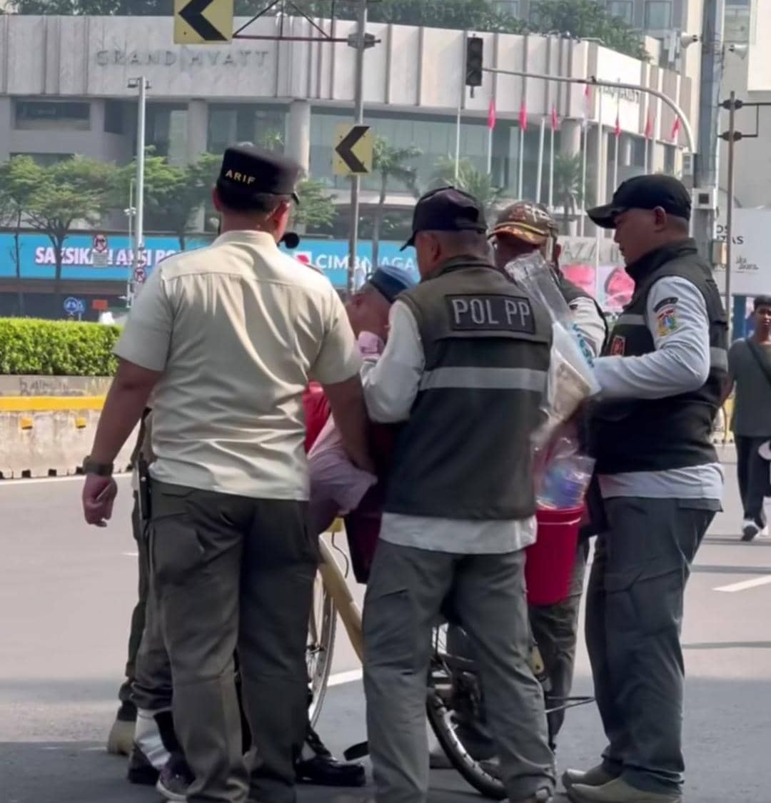 Viral Penertiban Pedagang di CFD hingga Cekcok, Kasatpol: Humanis Kok