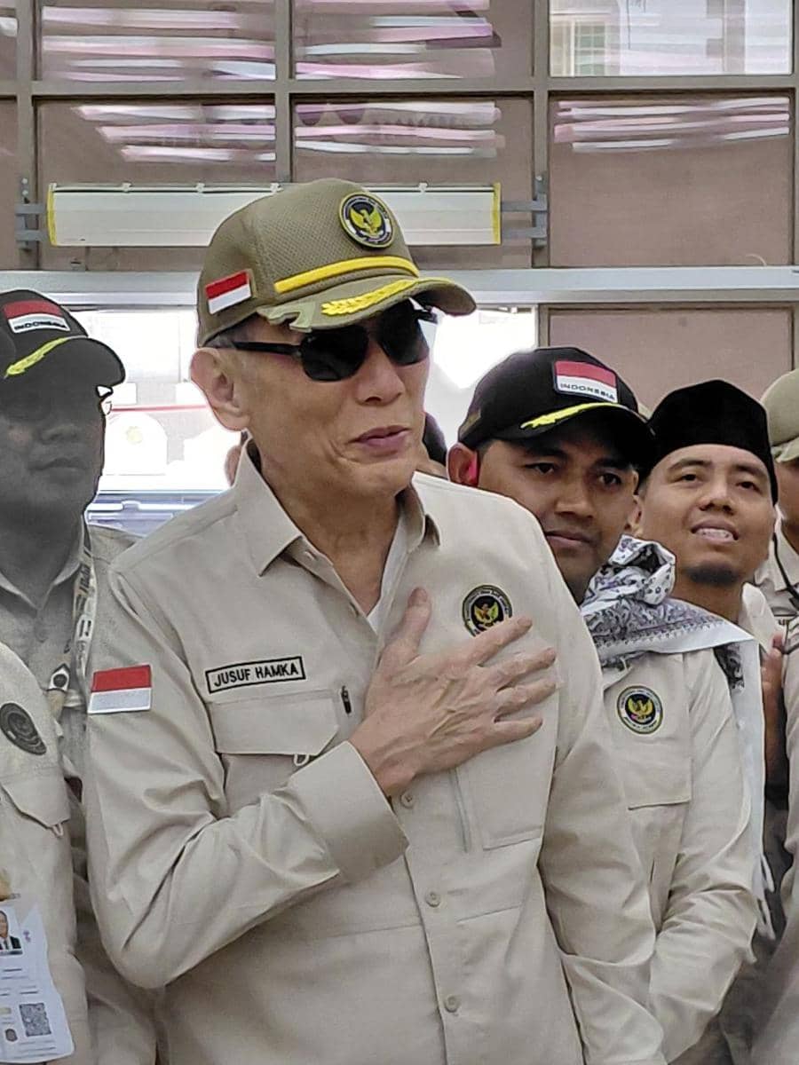Babah Alun Disikut, Ihram Hilang, tapi Sukses Cium Hajar Aswad