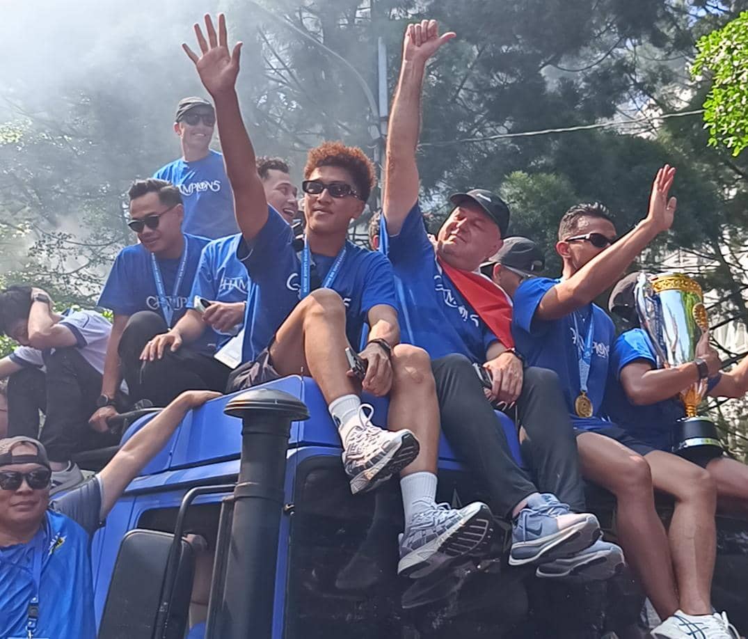 Lautan Biru di Asia Afrika, Mapag Persib Juara Disambut Ribuan Bobotoh