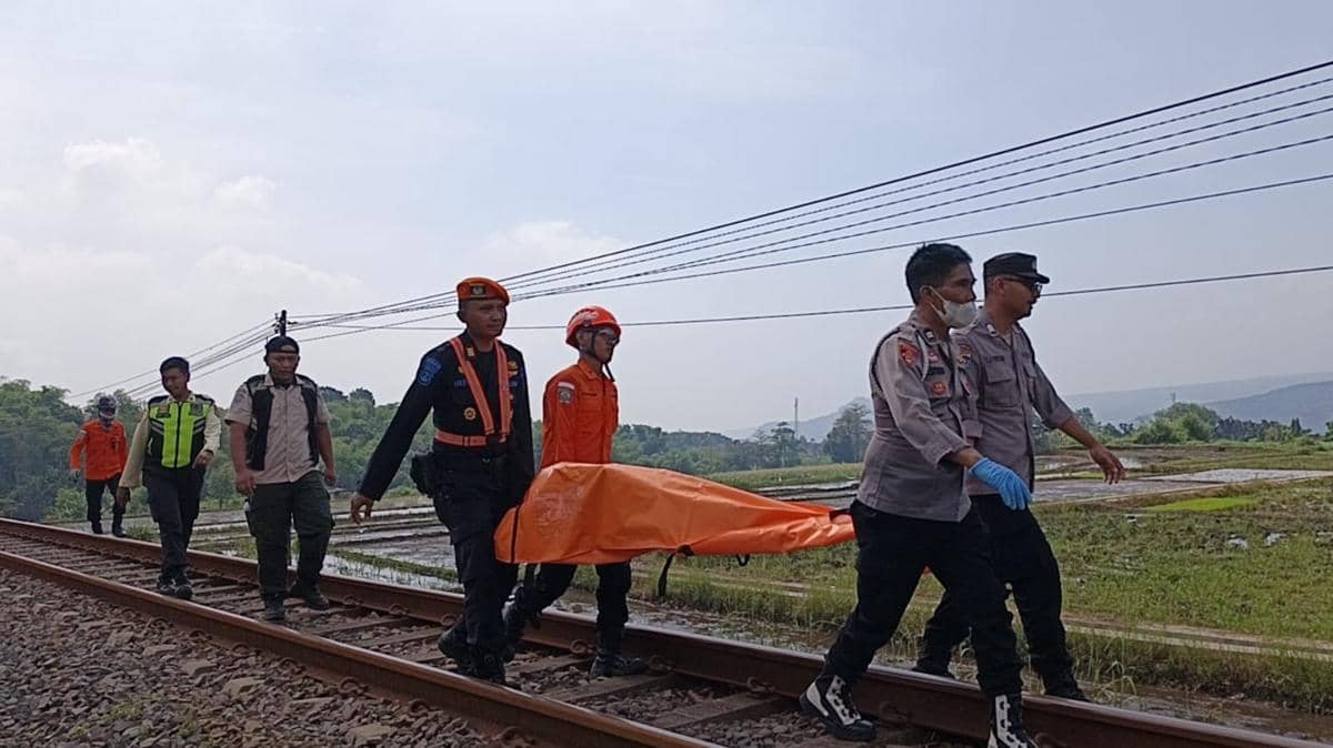 Pemuda Pasuruan Tewas Mengenaskan, Nyangkut di Jembatan Rel Kereta Api