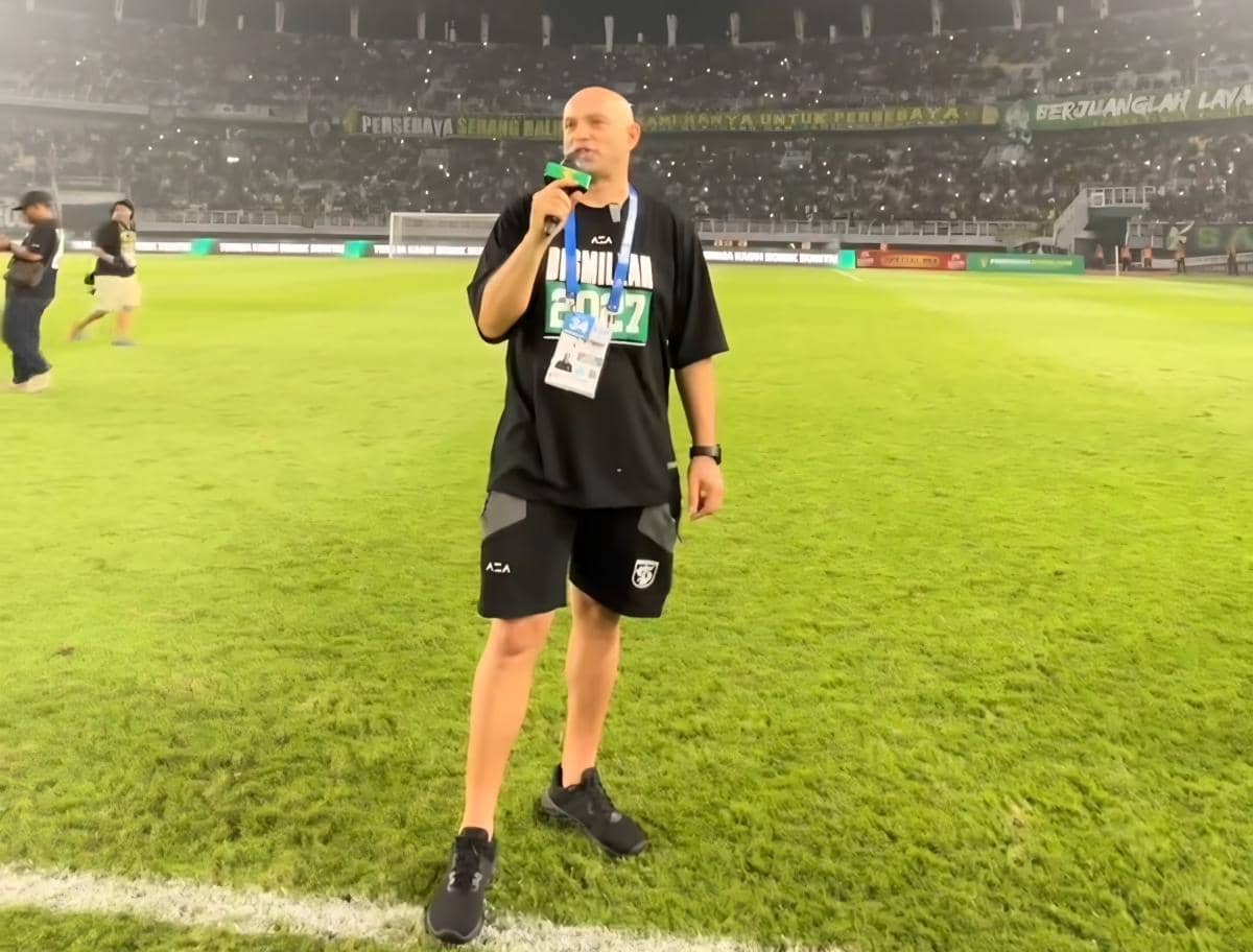 Kaos “Bismillah 2027” Bikin Bonek Penasaran, Ada Apa di Persebaya?