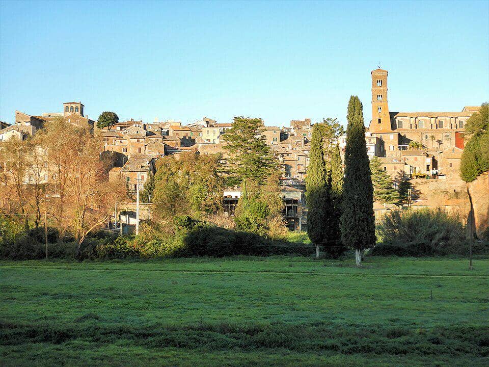 Kota Sutri di Italia